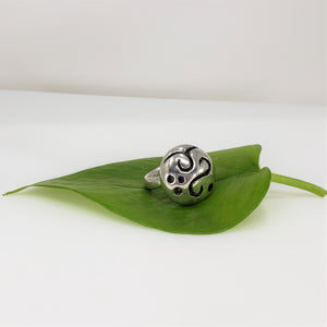 over sized swirl dome ring